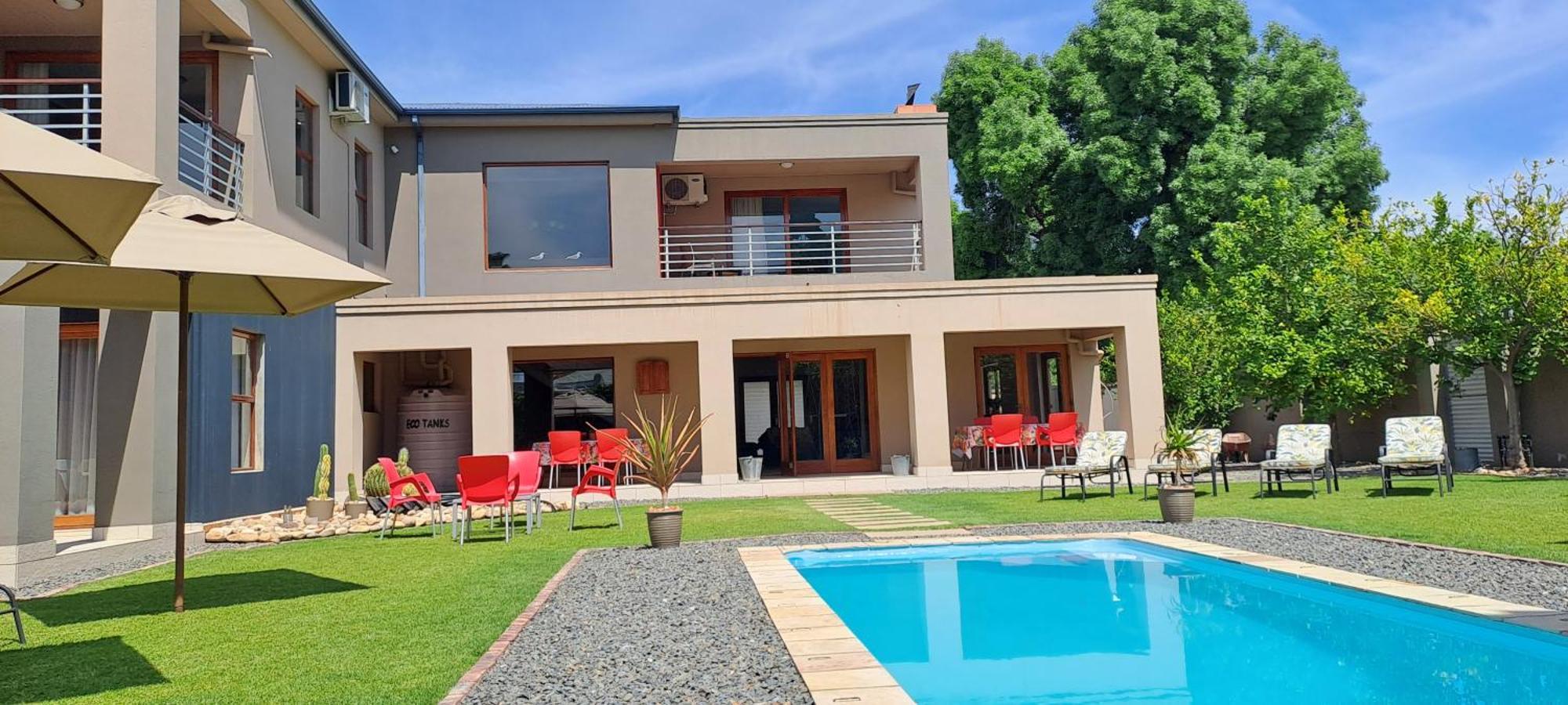 Karoo Sun Pensión Oudtshoorn Exterior foto