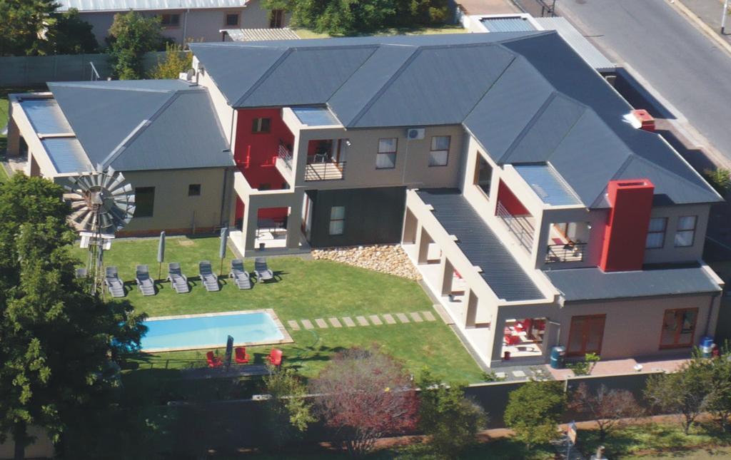 Karoo Sun Pensión Oudtshoorn Exterior foto